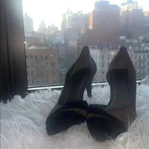 BCBGeneration Gray and Black Suede Heeled Pumps 🌳